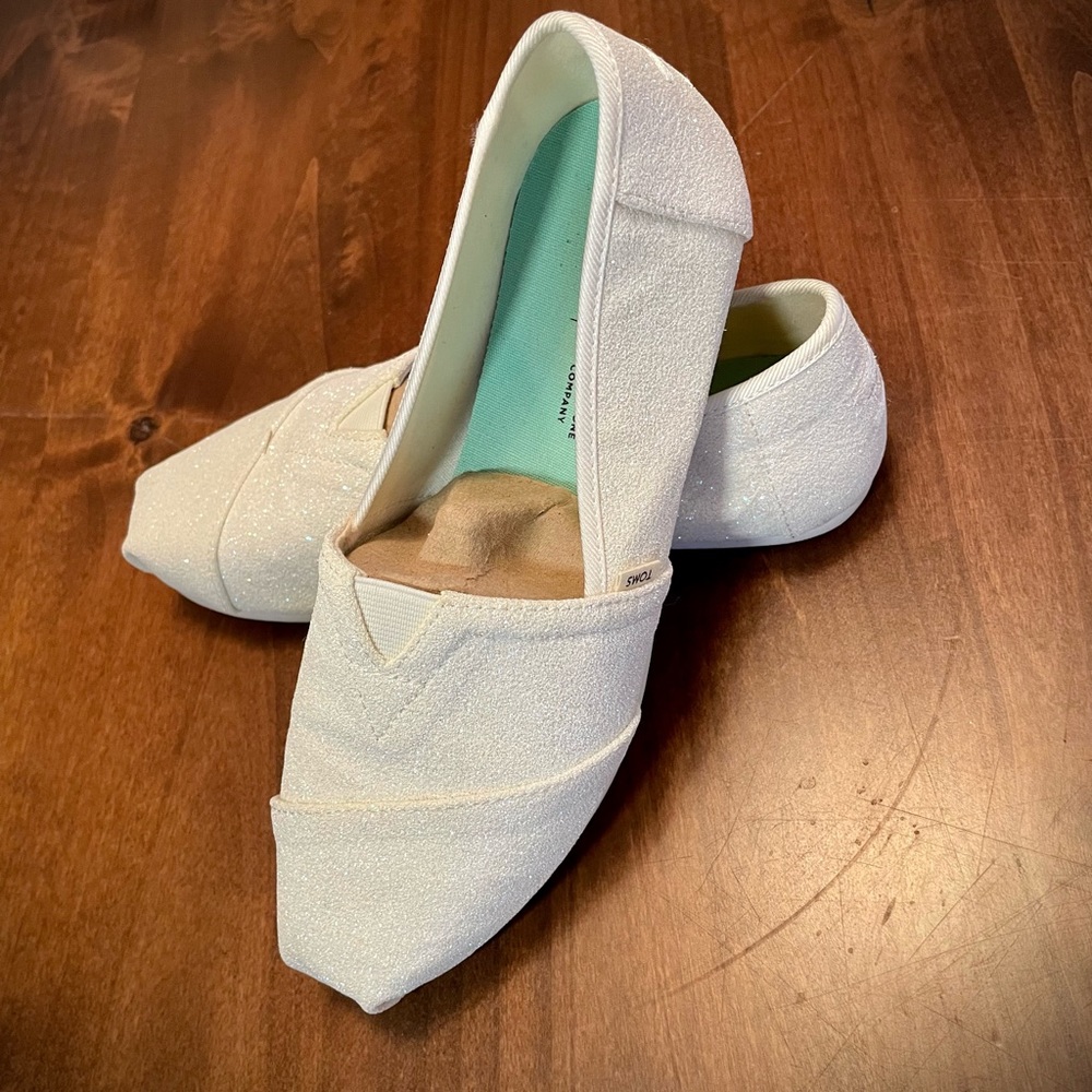 TOMS Bridal white glitter Alpargata (retired), size 7. Like-new/NWOT.